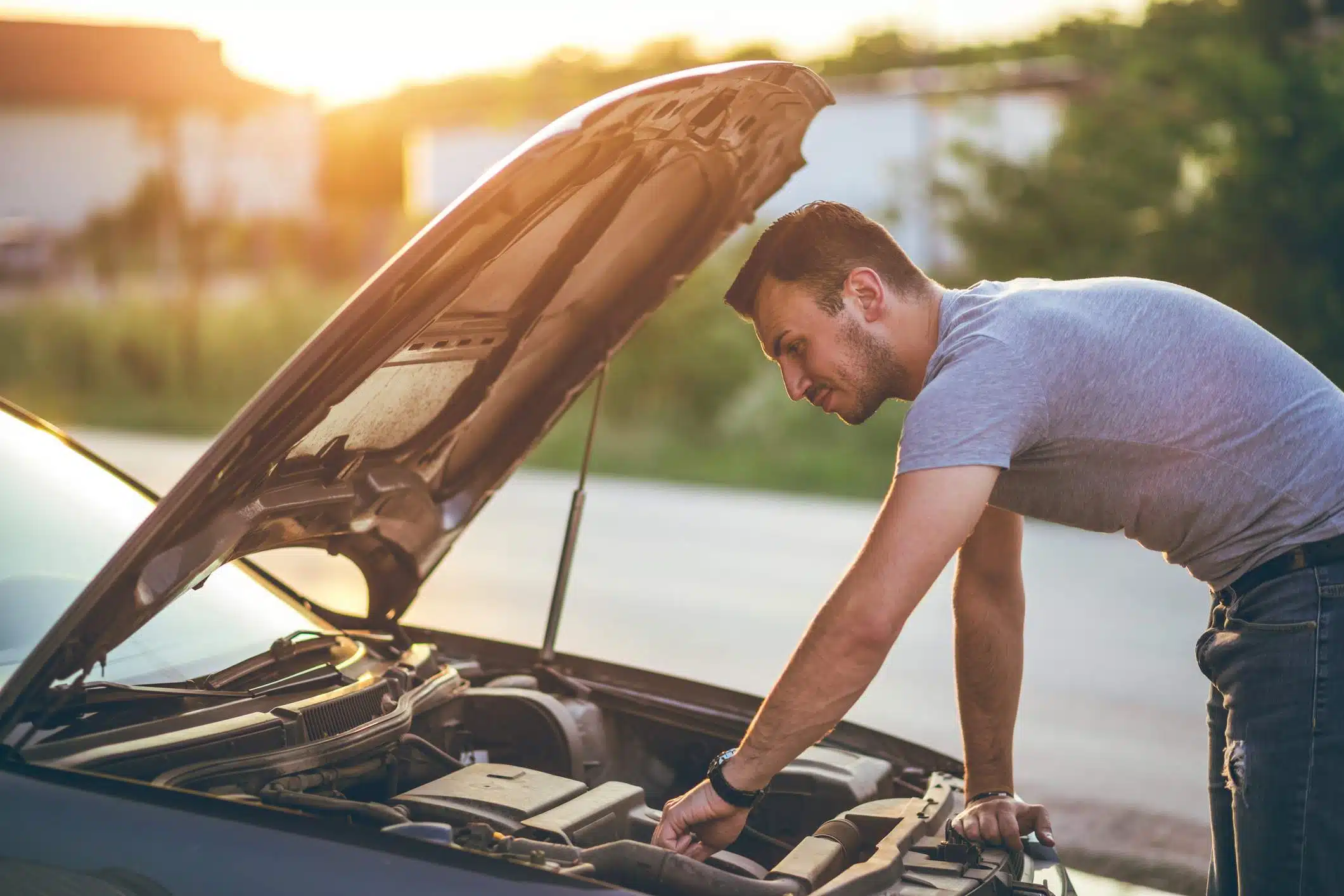 Lee más sobre el artículo Guía para hacer mantenimiento básico a tu carro en casa